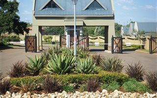 2 Bedroom Apartment in Glen Lauriston