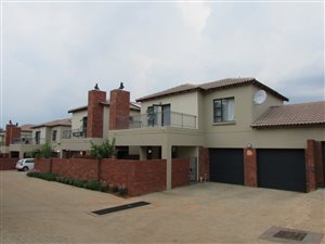 3 Bedroom Townhouse in Olympus AH