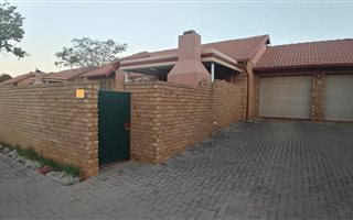 3 Bedroom Townhouse in Magalieskruin