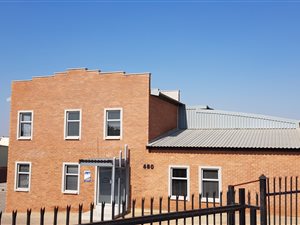 1200 m² Commercial space in Monavoni
