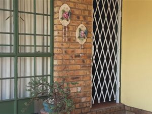 2 Bed Townhouse in Middelburg South