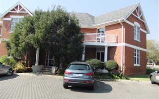 420 m² Office Space in Dainfern