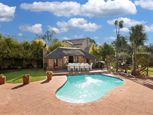 8 Bed House in Witkoppie Ridge