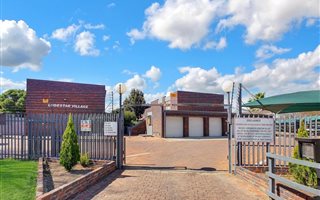 2 Bedroom Townhouse in Morganridge