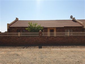 3 Bed Townhouse in Camelot