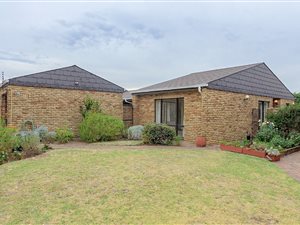 3 Bed Townhouse in Strand Central