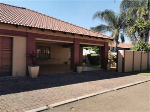 4 Bed Simplex in Heatherdale