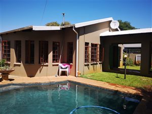 5 Bed House in Rietondale