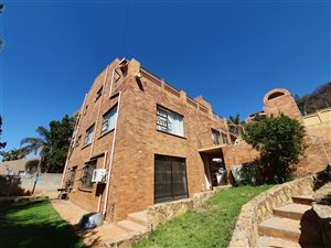 5 Bed House in Glenvista