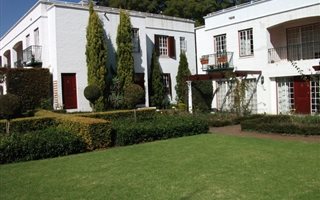 1 Bedroom Apartment in Saxonwold