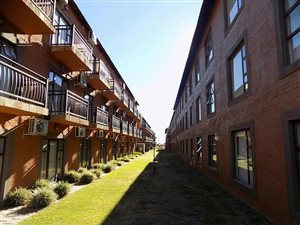 1 Bed Apartment in Spitskop