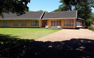 3 Bedroom House in Clubville