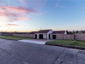 3 Bed House in Kunene Park