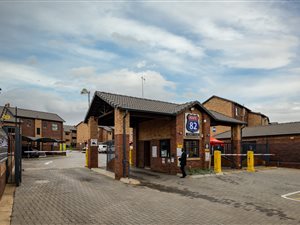 2 Bed Apartment in Booysens