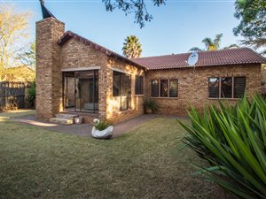 3 Bed Townhouse in Ruimsig