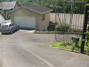 4 Bed House in Cowies Hill Park