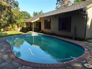 5 Bed House in Padfield Park