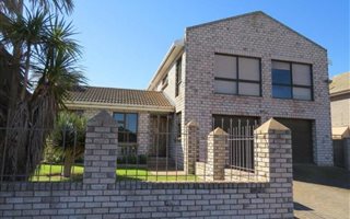 5 Bedroom House in Saldanha