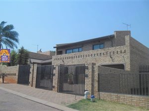 5 Bed House in Katlehong