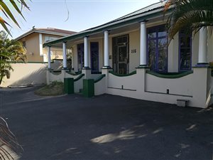 200 m² Commercial space in Glenwood