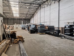 1532 m² Industrial space in Maitland