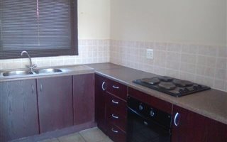 2 Bedroom House in Kosmosdal