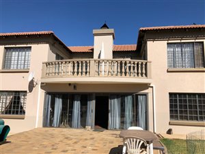 4 Bed House in Grootfontein Estate