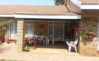 2 Bedroom Townhouse in Stilfontein