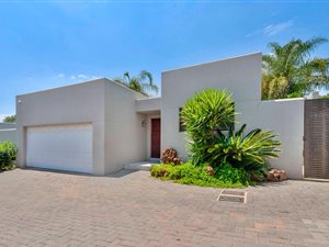 3 Bed House in Cedar Lakes