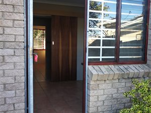 1 Bedroom House in Taybank