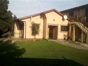 5 Bed House in Stanger Manor