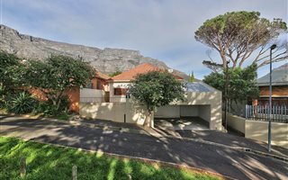 3 Bedroom House in Vredehoek