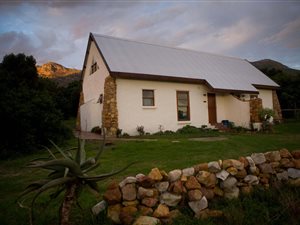 2 Bed Garden Cottage in Noordhoek