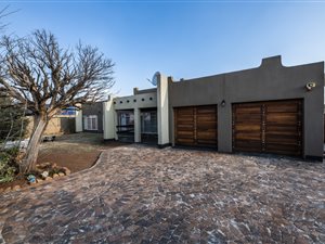 3 Bedroom House in Golf Park