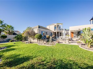 5 Bed House in Blouberg Sands