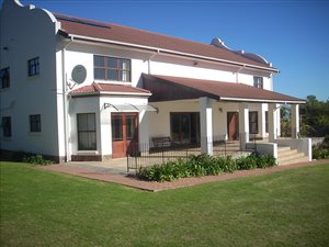 4 Bed House in Sir Lowrys and surrounds