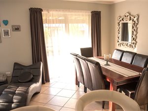3 Bed Townhouse in Candlewoods Estate