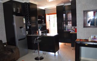 2 Bedroom Duplex in Westbourne
