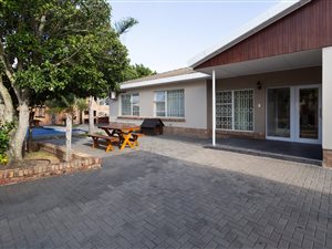 7 Bed House in Linkside