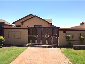 3 Bed House in Roodekop