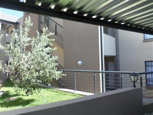 3 Bed Apartment in Ruimsig
