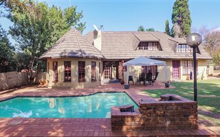 5 Bedroom House in Zwartkop