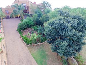 6 Bed House in Meyersdal