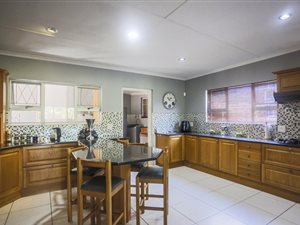 4 Bed House in Dorchester Heights