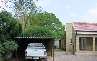 2 Bedroom Townhouse in Vanderbijlpark SW