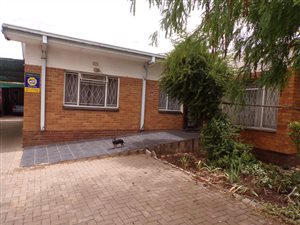 4 Bed House in Ehrlich Park