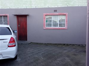 2 Bed House in Bonteheuwel