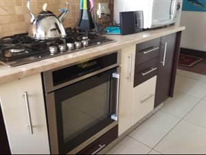 3 Bedroom Apartment in Melrose North