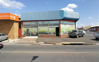 210 m² Commercial space in Albertynshof