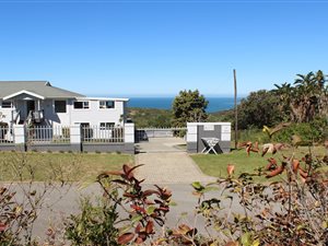 780 m² Land available in Cintsa